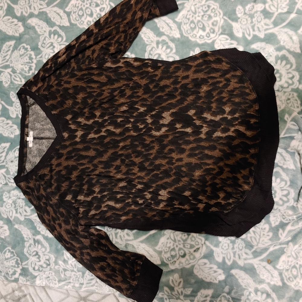 Long sleeve large leopard and Green Top